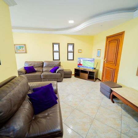 Edificio Martha Schwantz Apartment กวาราปารี ภายนอก รูปภาพ