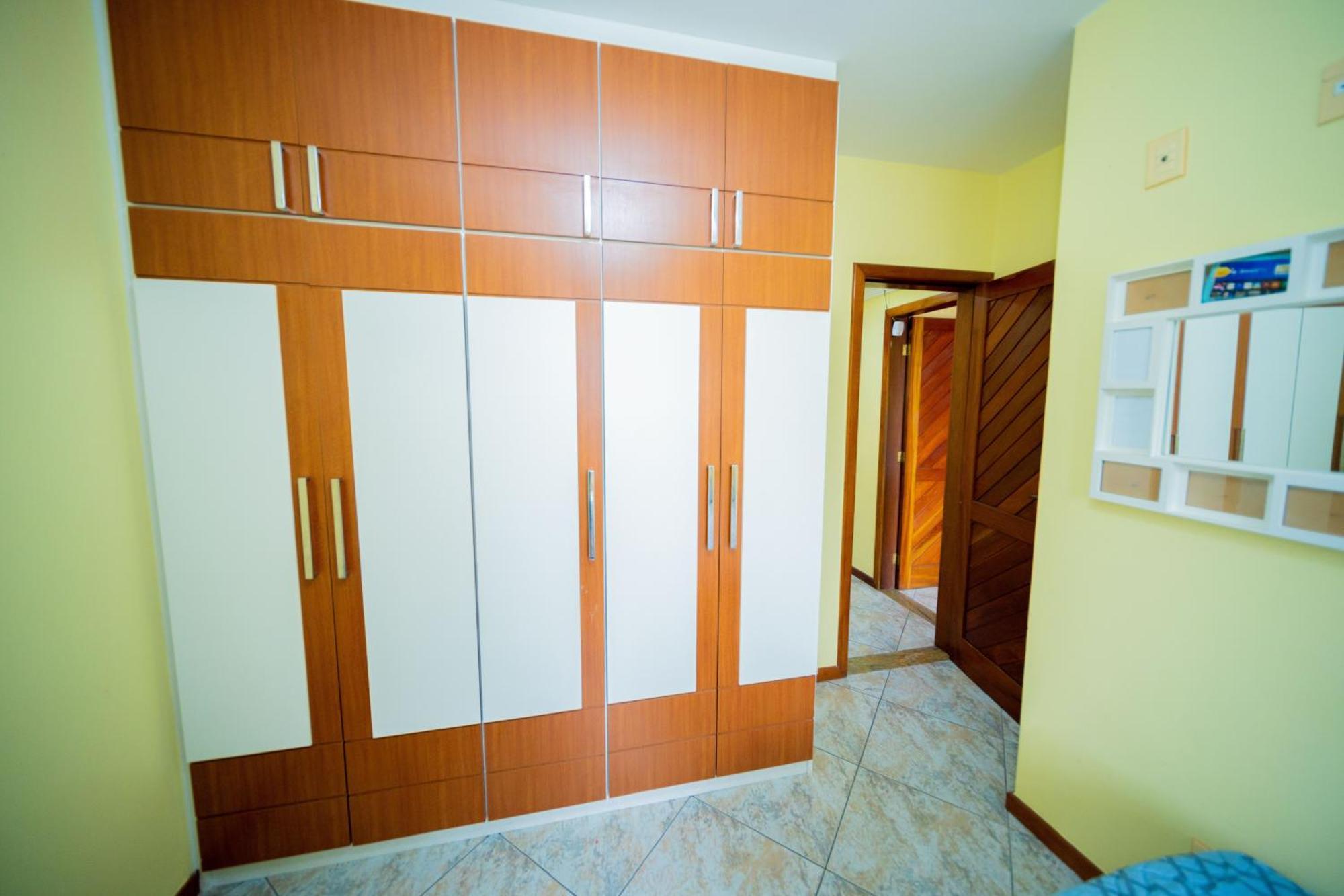 Edificio Martha Schwantz Apartment กวาราปารี ภายนอก รูปภาพ
