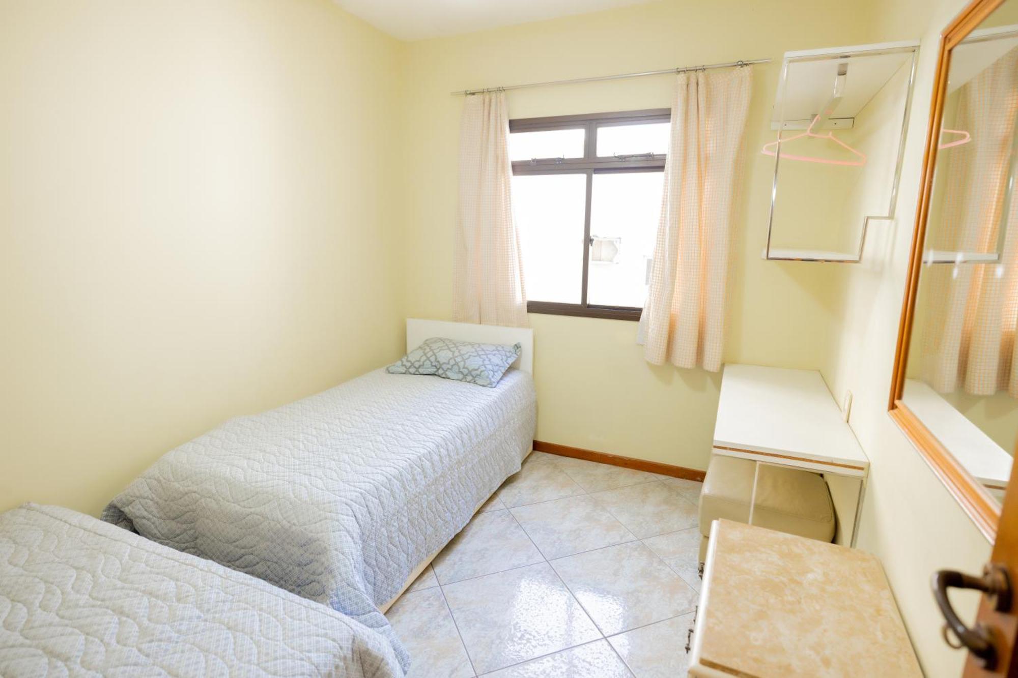 Edificio Martha Schwantz Apartment กวาราปารี ภายนอก รูปภาพ