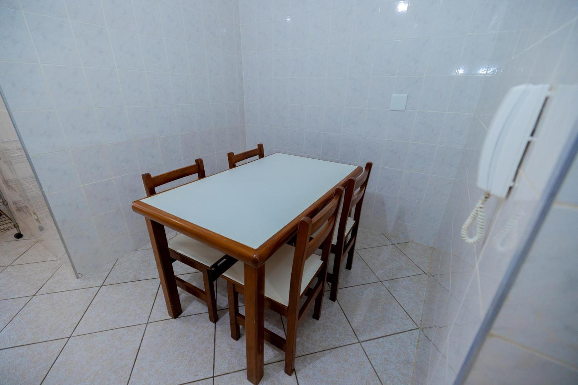 Edificio Martha Schwantz Apartment กวาราปารี ภายนอก รูปภาพ